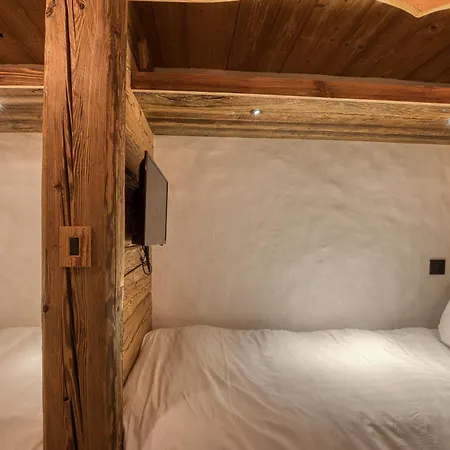 Otel Le Vieux 4*